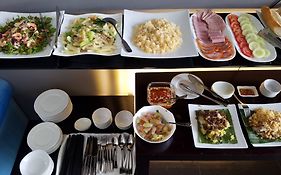 Oasis Hotel & Apartment